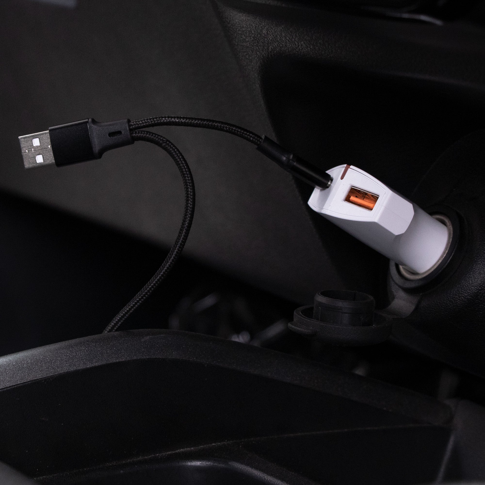 BOLD CAR CHARGER (PD/QC 3.0) WITH FREE LIGHTNING CABLE (WHITE)
